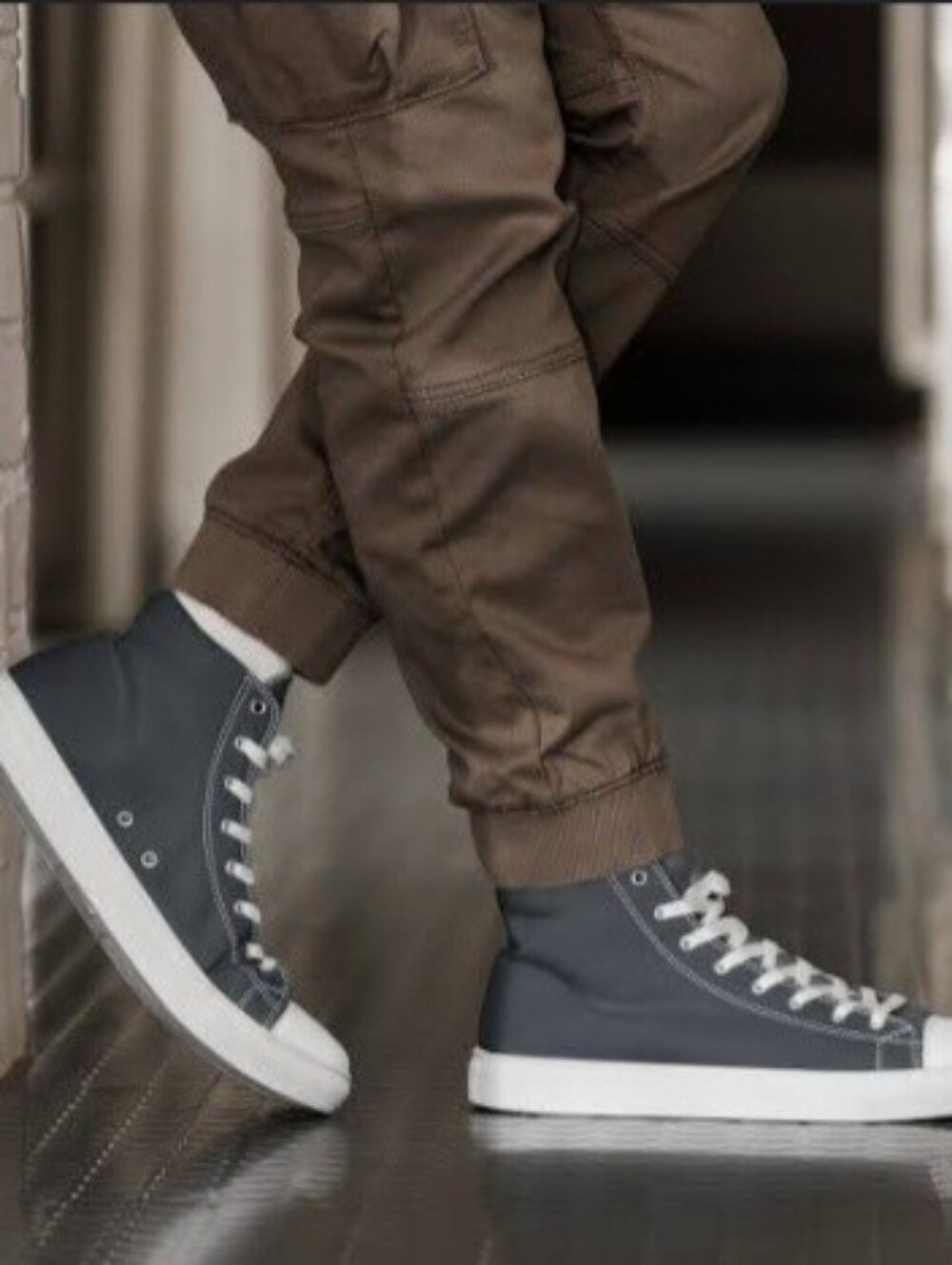 Airwalk Men's High-Top Sneakers in Gray Size 8.5